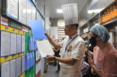謝家集區(qū)市場局召開餐飲企業(yè)食品安全暨餐飲質(zhì)量安全提升行動培訓(xùn)現(xiàn)場會
